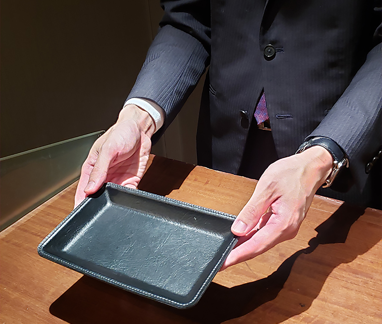 お会計の際には、キャッシュトレイを使用いたします